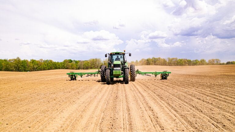 Naprawa skrzyni biegów John Deere – wszystko, co warto wiedzieć!