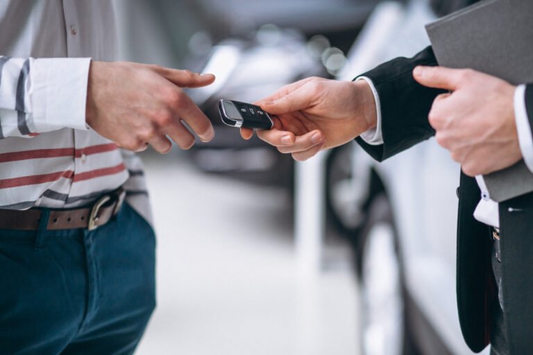 Rodzaje samochodów elektrycznych i hybrydowych – najważniejsze różnice